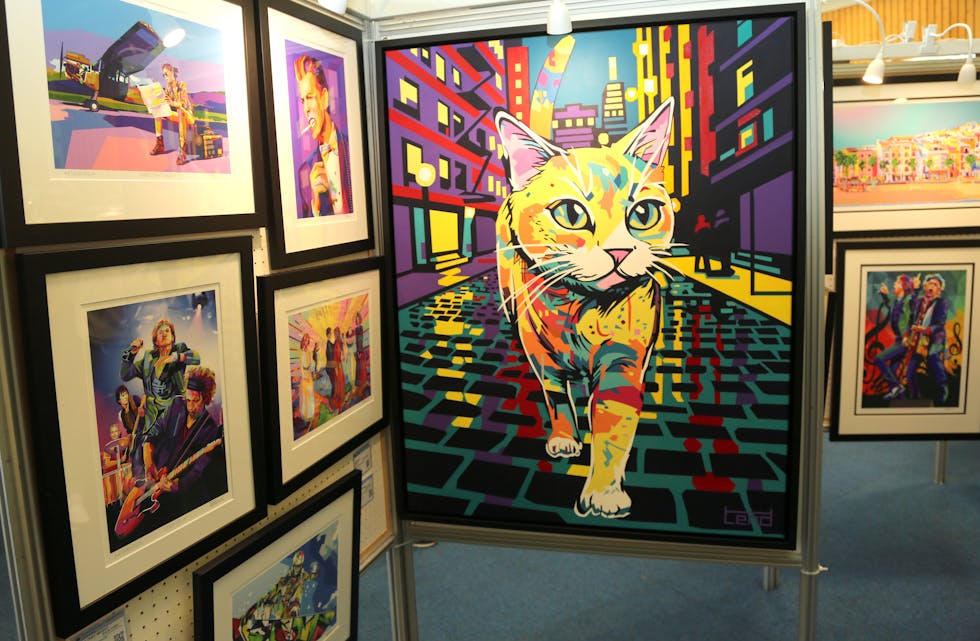 EN FAVORITT: Med 11 kattepuser i heimen er det ikke rart at utsendte journalist falt for denne karen.