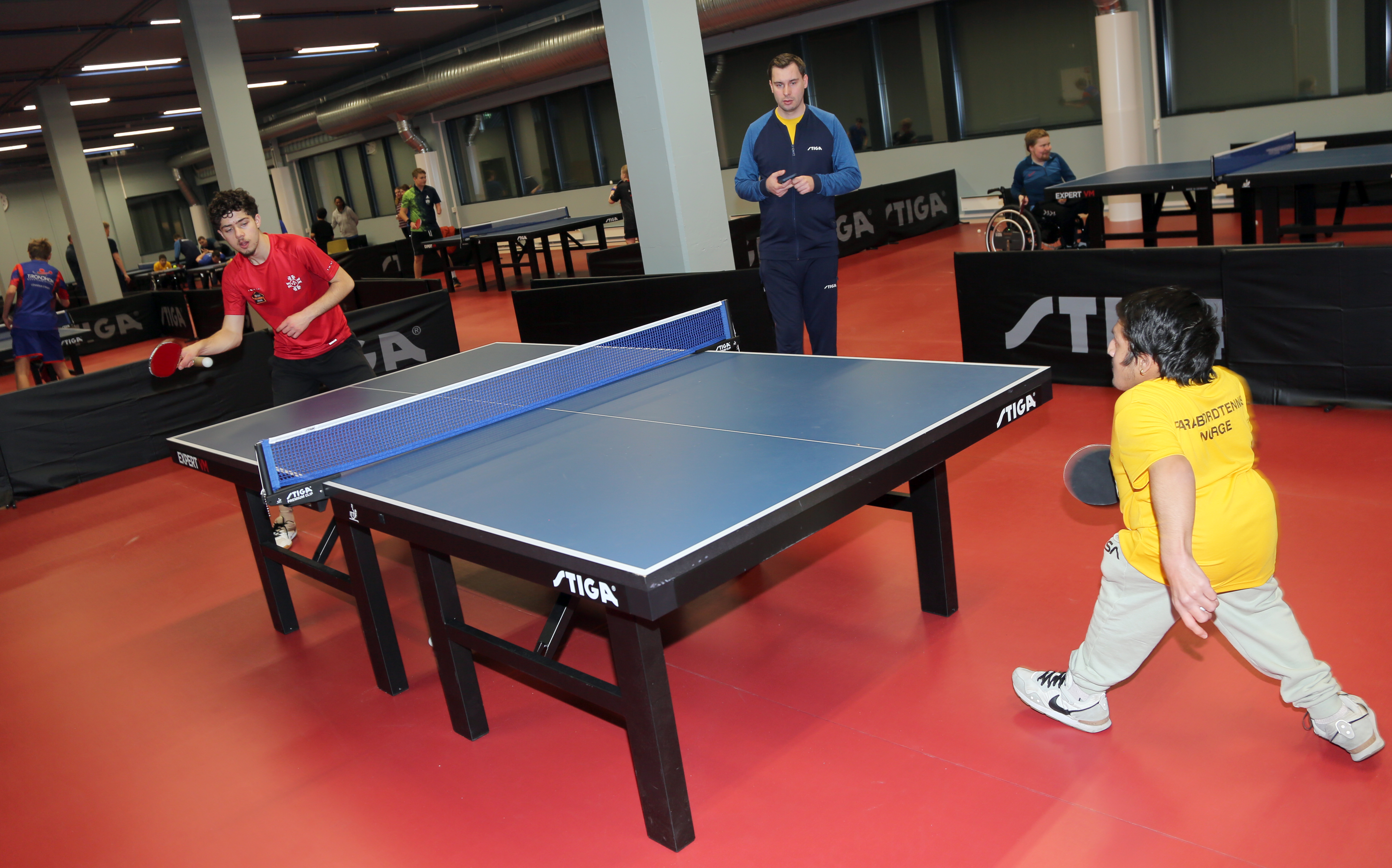 PARABORDTENNISSAMLING I IDRETTENS HUS NORDBYEN