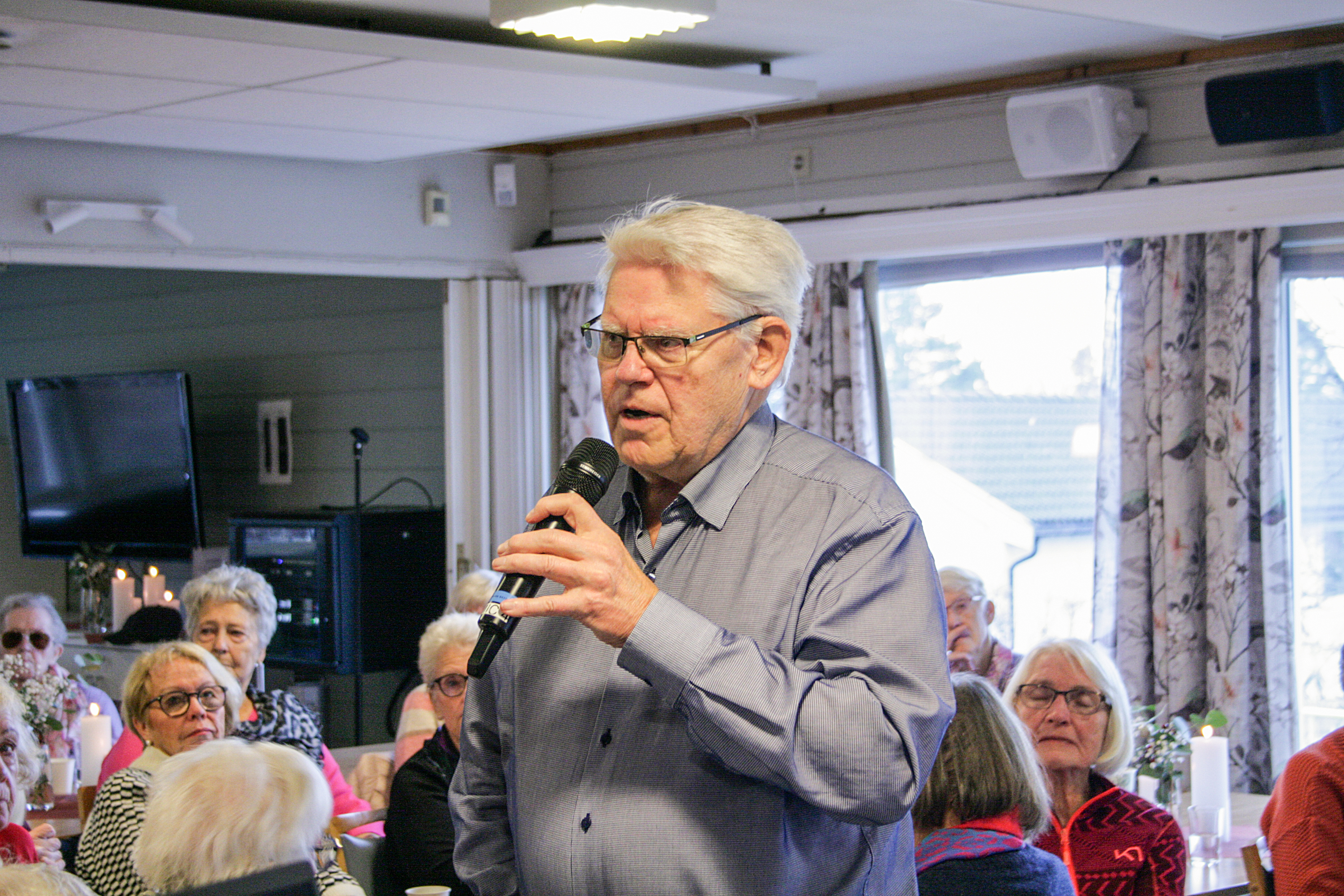 BEKYMRET: Ivar Leveraas er ikke overbevist om at det er så mye å spare ved å legge ned et populært seniorsenter.