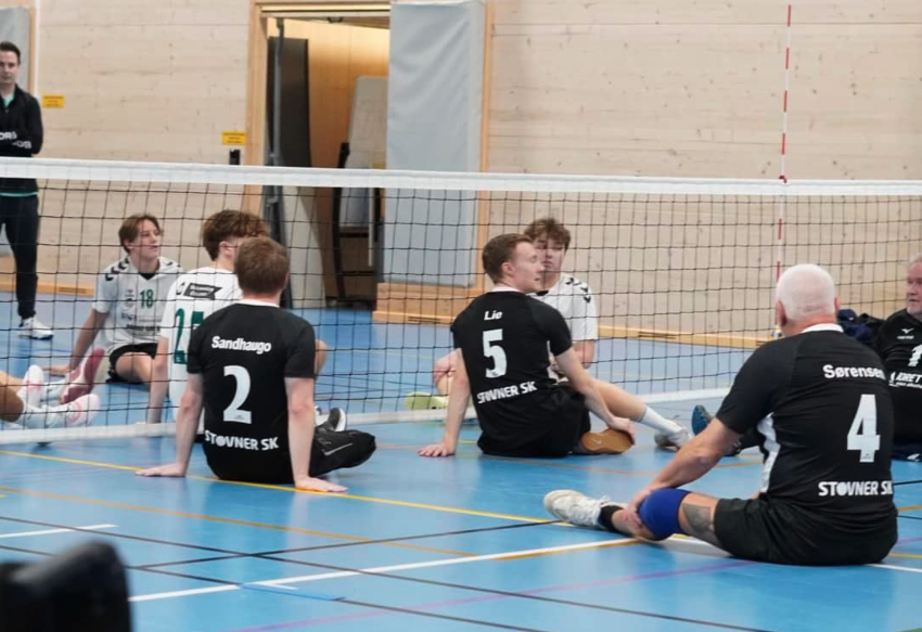 SITTER PÅ TABELLTOPPEN Stovners sittevolleylag topper tabellen i 5. divisjon, med fire seire på fire kamper.