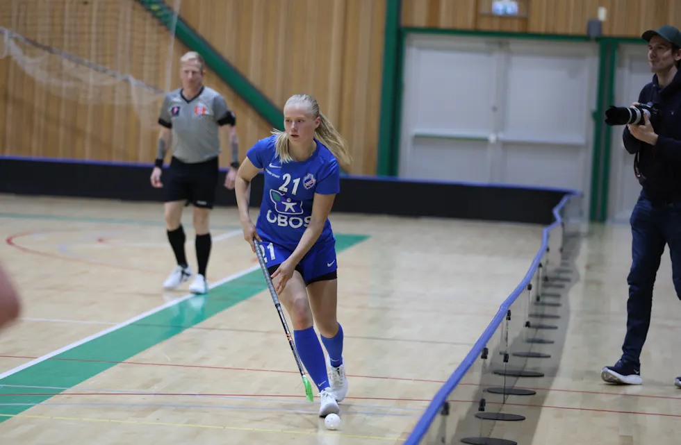 GOD DAG PÅ JOBBEN: Eline Dagestad og Grei hadde små problemer mot Østensjø.