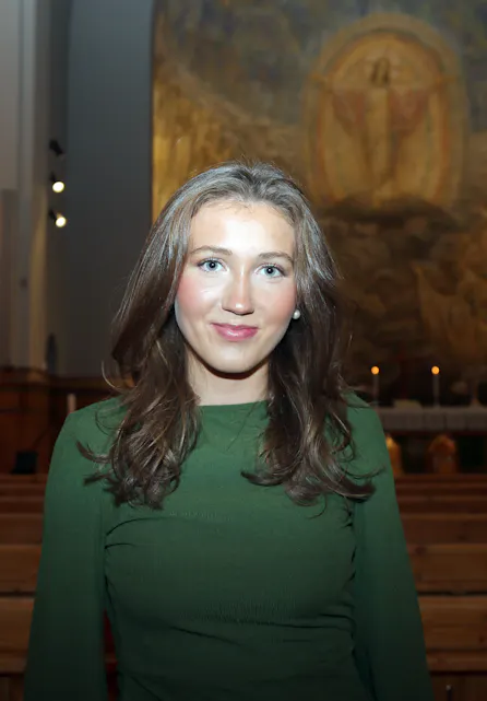 OPPTATT SANGER: Da Fredrikke Lønnes Corneliussen fra Risløkka var ferdig med å synge sammen med andre solister fra Det Norske Jentekor i Grorud kirke, bar det avgårde i hui og hast til Vestre Aker kirke hvor hun skulle synge sammen med Det Norske Solistkor.