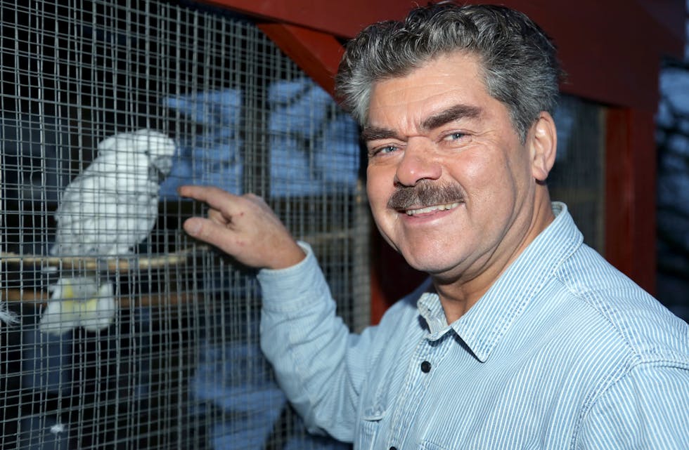 GODT OPPHOLDSSTED: Davidos tilknytning til Årvoll gård startet med at han kunne plassere sine duer, kakaduer, kaniner og andre «tryllemedarbeidere» der.