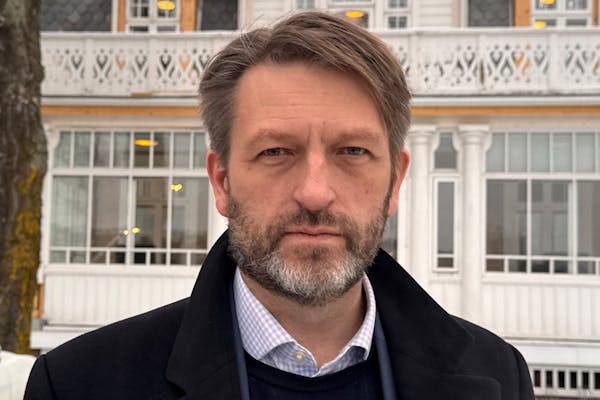 Byrådsleder Eirik Lae Solberg besøkte avishuset på Grorud for å snakke om Oslobudsjettet 2025.