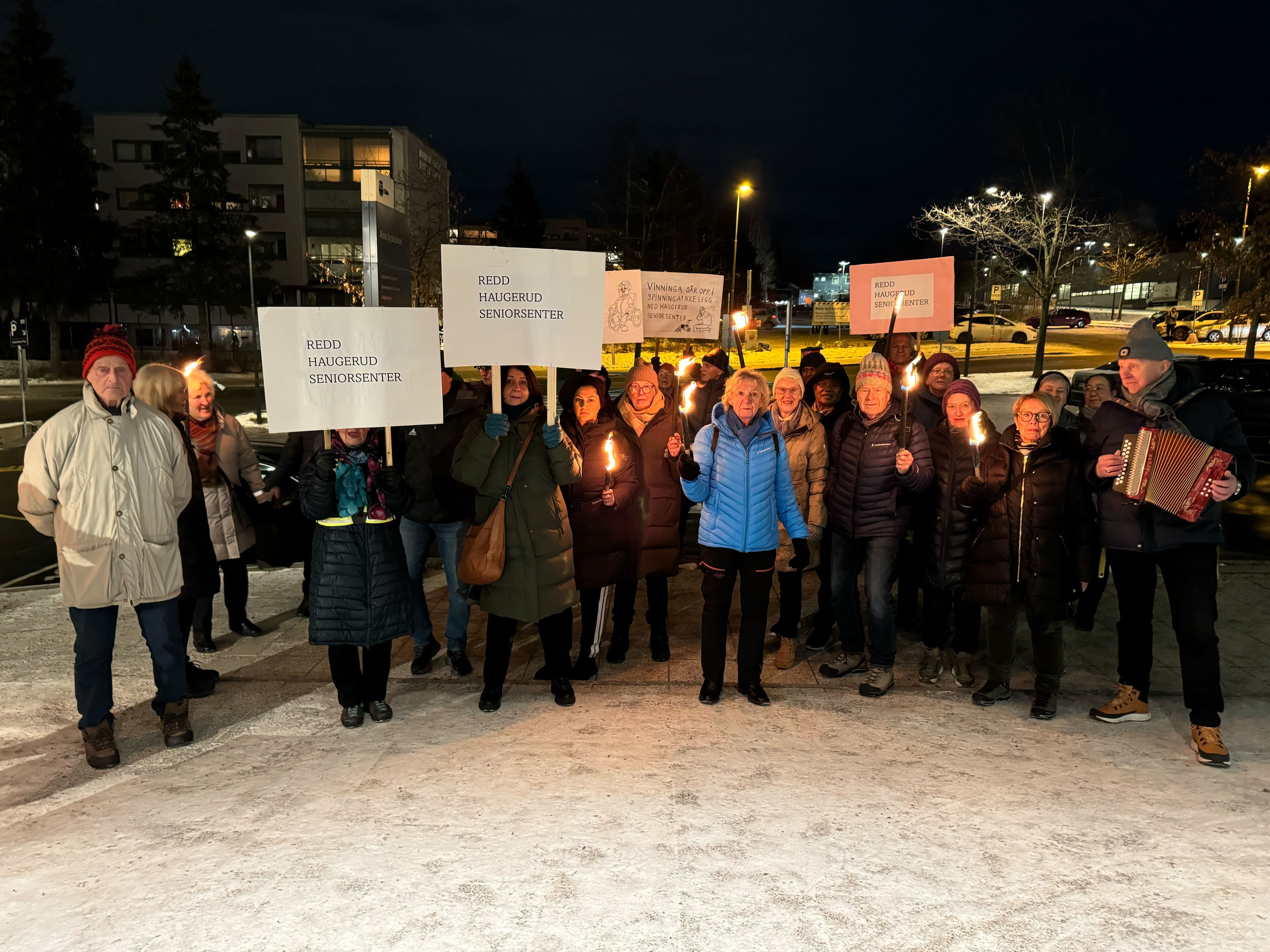 GIR IKKE OPP: Brukerne på Haugerud seniorsenter nekter å gi opp sin møteplass.