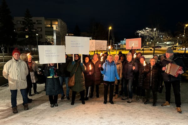 GIR IKKE OPP: Brukerne på Haugerud seniorsenter nekter å gi opp sin møteplass.