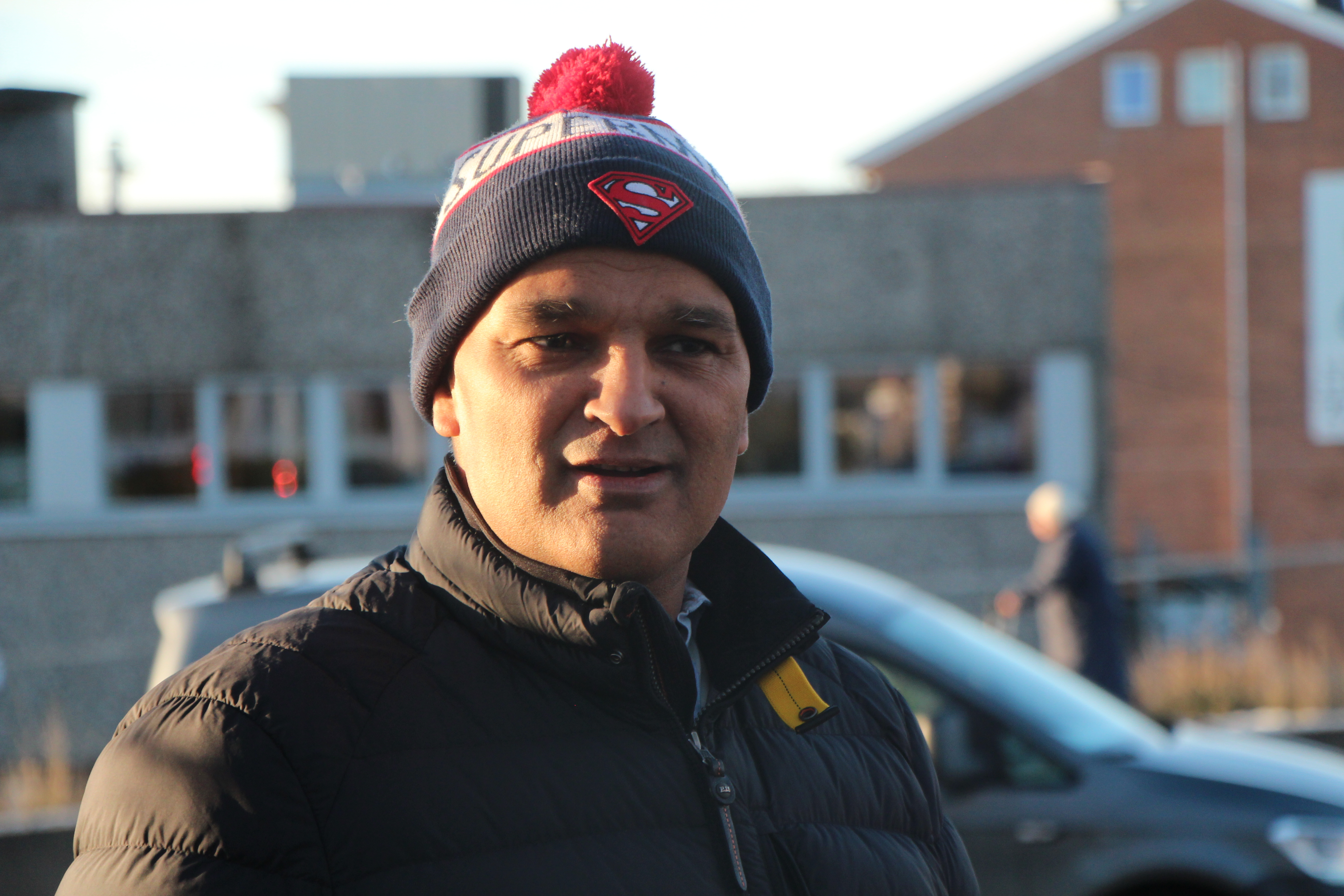 BEKYMRET: Første året har gått greit, men Nawaz er bekymret for fremtidige kutt i tilbudet på Stovner hvis det fortsetter å kuttes i bydelsmidlene fra sentrum.