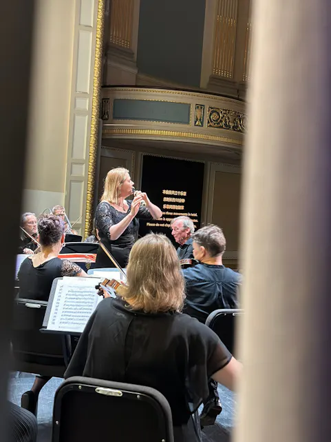 LANG REISE: Tidligere i år spilte Torun Torbo sammen med Concerto Copenhagen i National Centre for the Performing Arts i Beijing, Kina. Foto: Privat