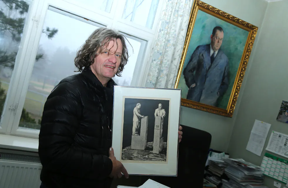 I AVISHUSET: Nico Widerberg skjønte fort at Akers Avis Groruddalen har tatt godt vare på Trygve Lie-historien