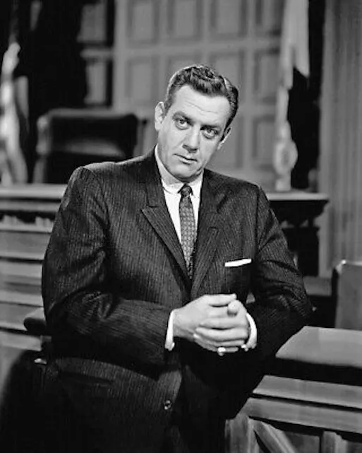 EN PROBLEMMAKER: Raymond Burr i rollen som Perry Mason skapte kinotrøbbel på Furuset. Foto: Wikipedia