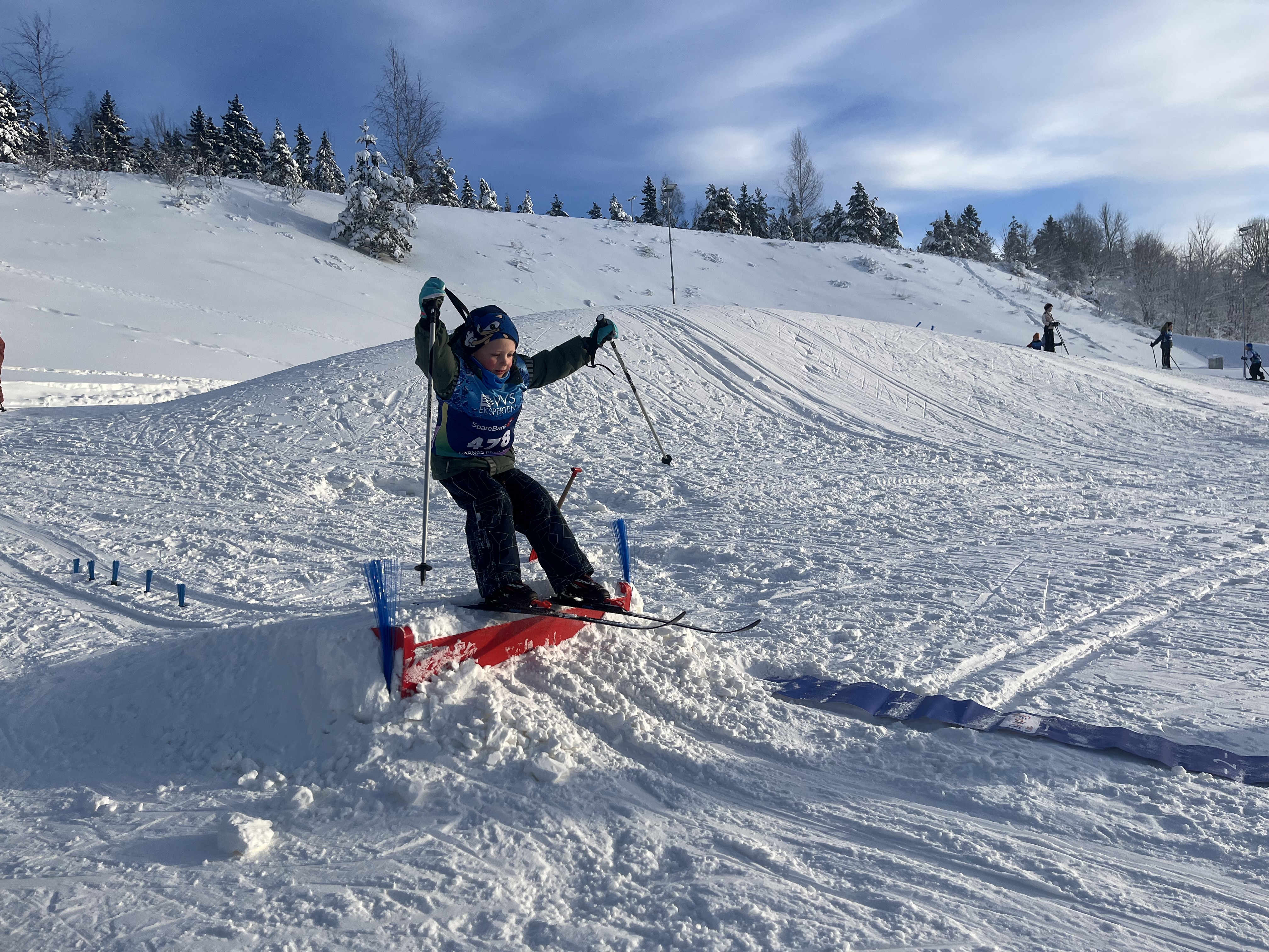 SKILEIK: Mini-VM bød på diverse spennende løyper og aktiviteter. Noen knall og fall ble det – men stemningen var fortsatt på topp.
