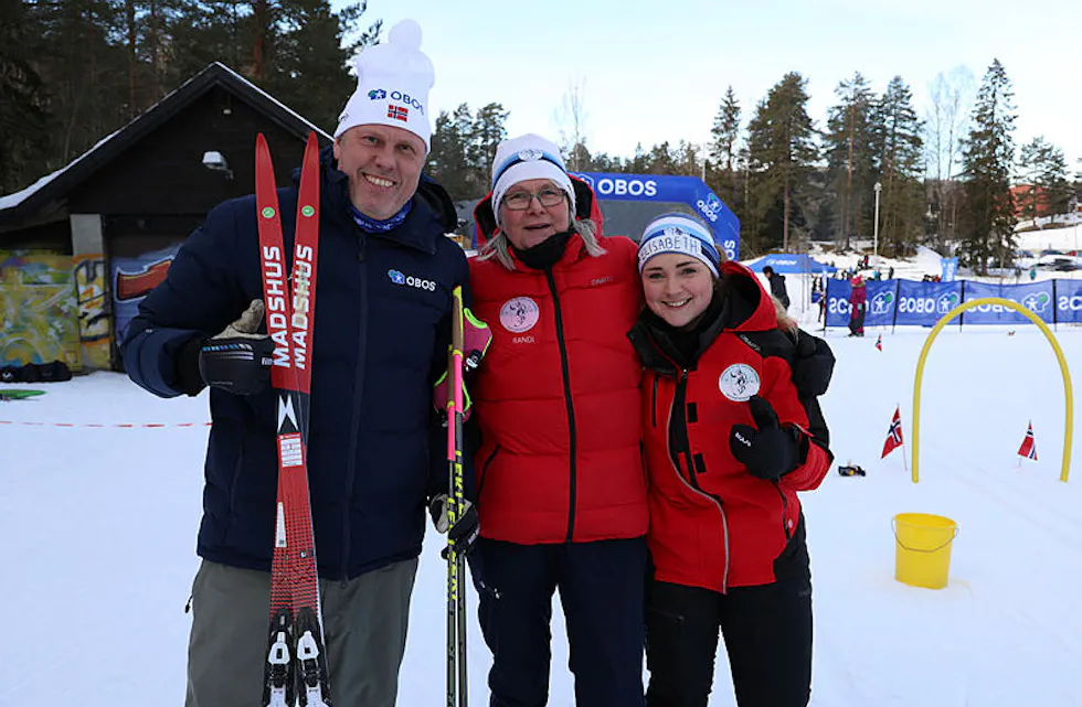Julius Solheim fra OBOS (f.v), Randi Flaten og Elisabeth Mørkrid – begge fra Skiforeningen. Foto (alle): Tom Evensen
