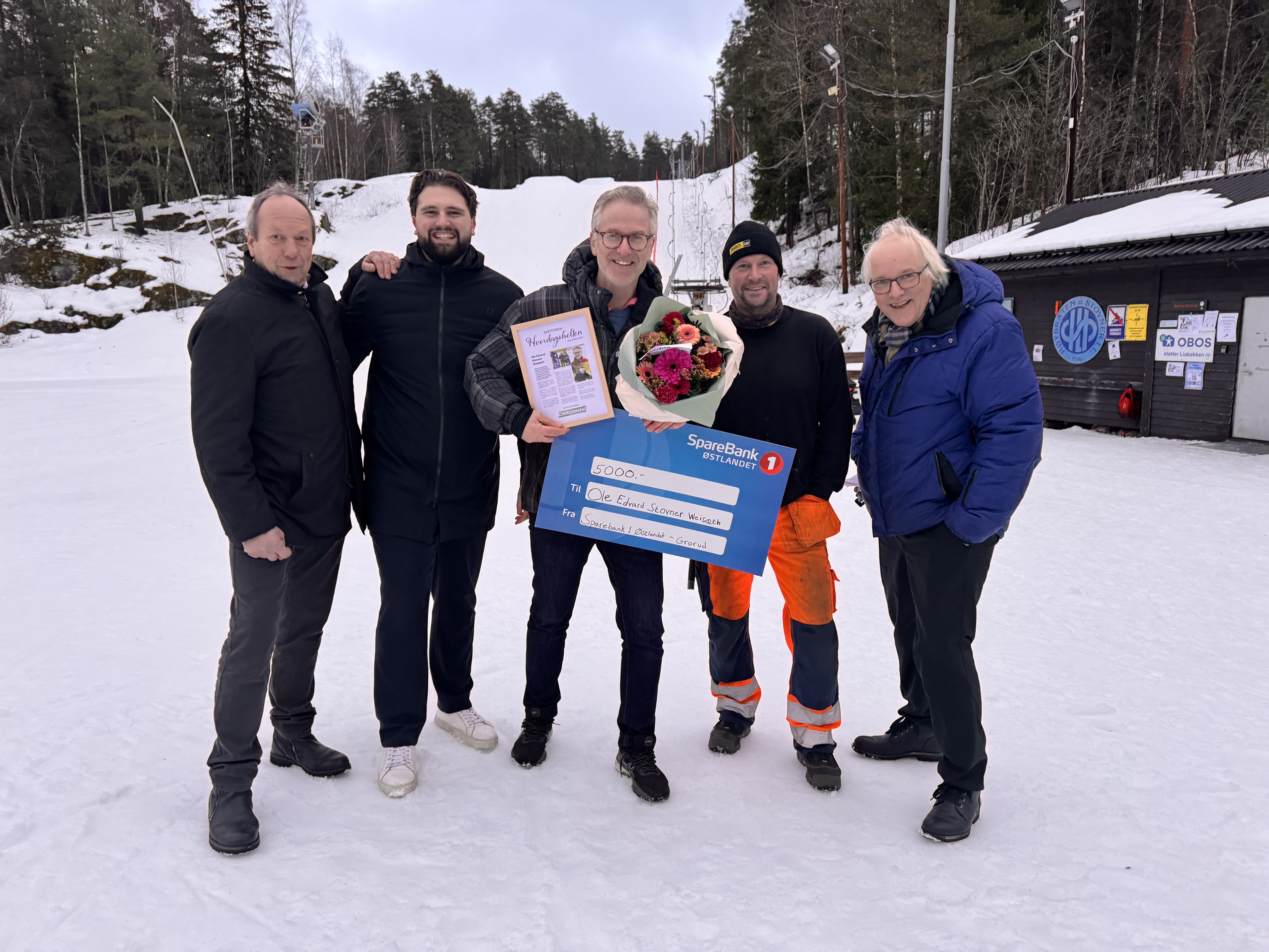 SAMLET Styreleder Jon Schmidt i HSIL (f.v.), Ruben Gines i SpareBank 1 Østlandet, Ole Edvard Stovner Weisæth, Stephen Tollefsen og redaktør Hjalmar Kielland jr. i Akers Avis Groruddalen. 