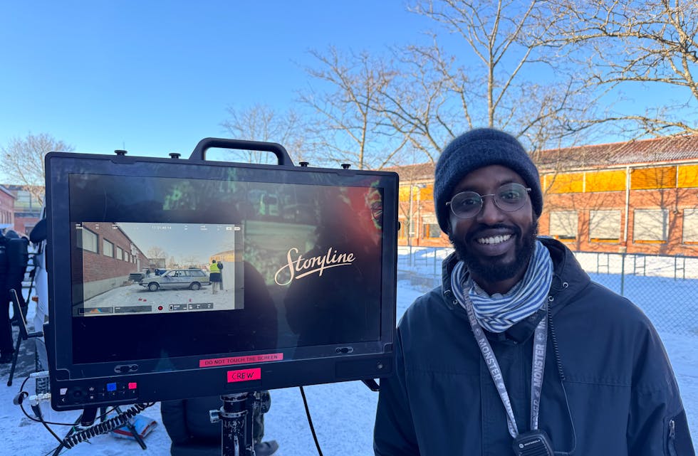 TRAVELT: Det er hektisk på et filmsett og mange hensyn å ta, men avisa fikk lov til å ta noen bilder og gjøre et intervju med innspillingsassistent Noah Jeyte Josef.