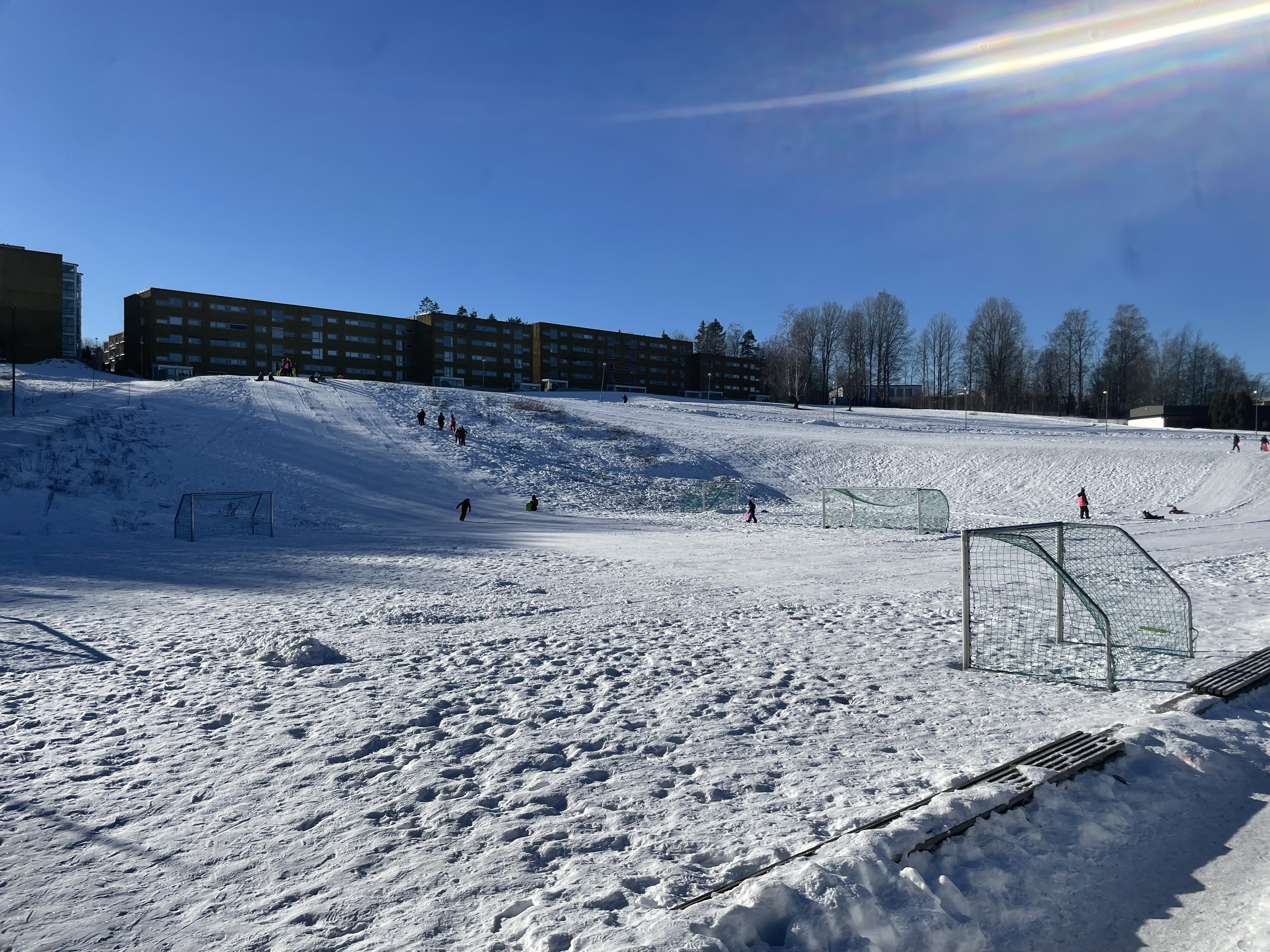 AKEBAKKEN: Rett før man kommer til Jerikobakken er det også en stor akebakke, som særlig de aller yngste brukte flittig.