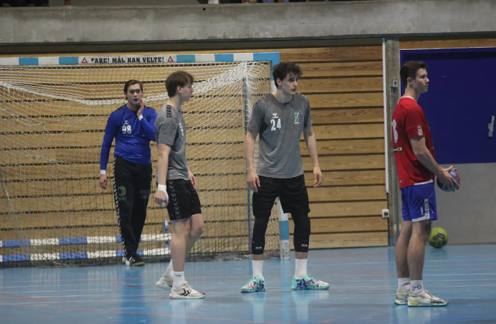 BLIR I 2. DIVISJON: Linje 5 greide ikke å skaffe nok penger og har vegret seg mot opprykk.