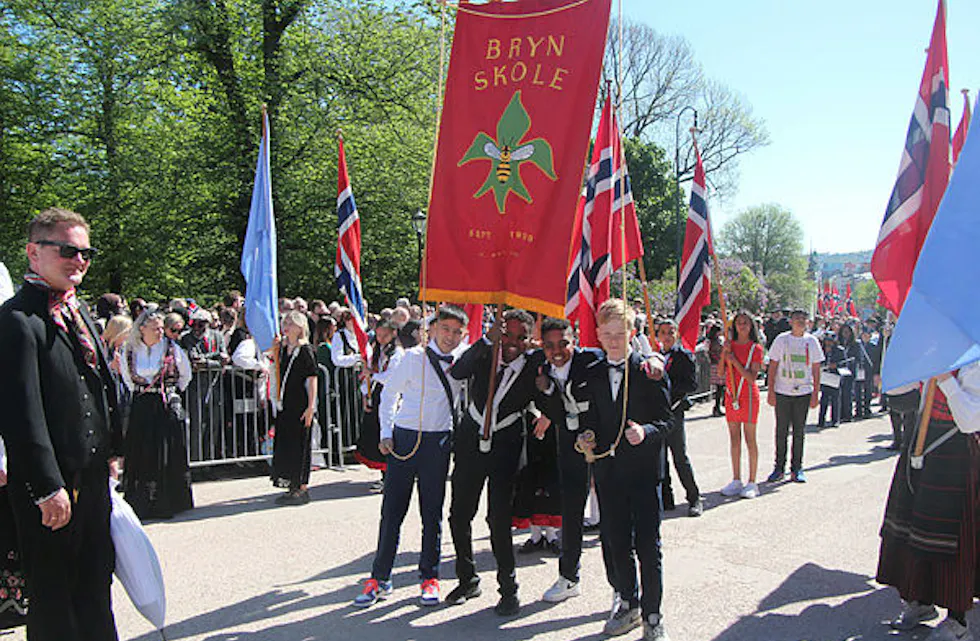 BRYN I FRONT: I år er det Bryn skole som har æren av å gå aller fremst i barnetoget.