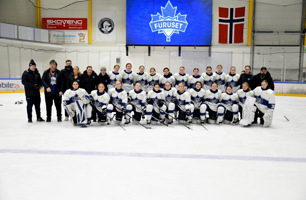 KLARE FOR SEMIFINALE: Furusets ishockeydamer er klare for semifinale i NM. Foto: Ester Elora photo.