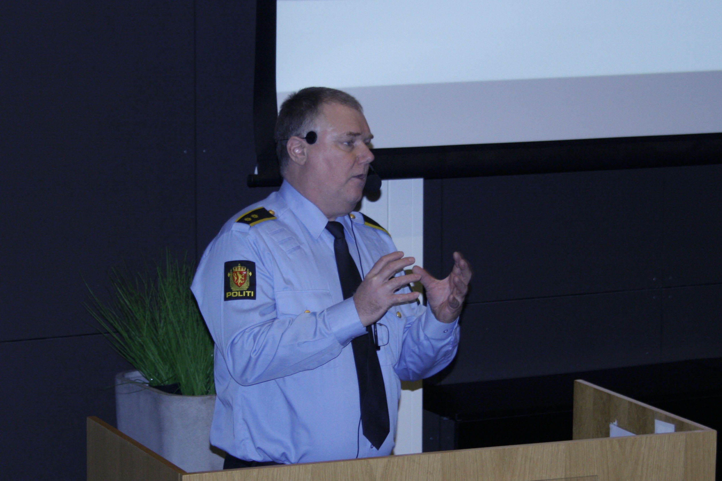 VIKTIG SAMARBEID: Bjørn Øvrum i Oslopolitiet varsler at de tar grep for å komme raskere ut på skoler når hendelser oppstår.