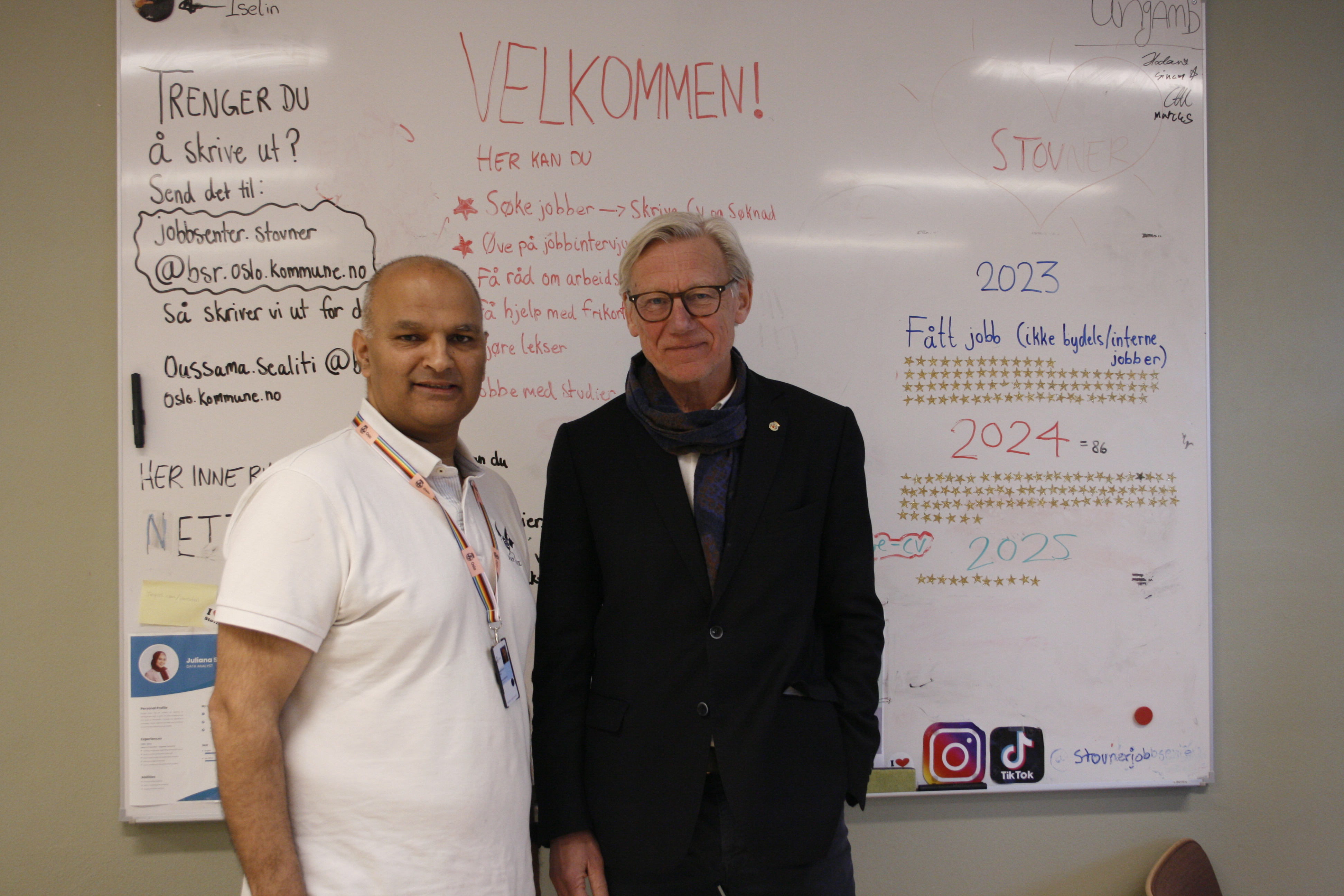 JOBB ER NØKKELEN: Rashid Nawaz (Ap, t.v.) og James Stove Lorentzen (H) håper at man kan få enda flere ungdommer inn i jobb. Begge peker på verdien av å få næringslivet med på spleisen av lønn til unge som et viktig ledd i det arbeidet.