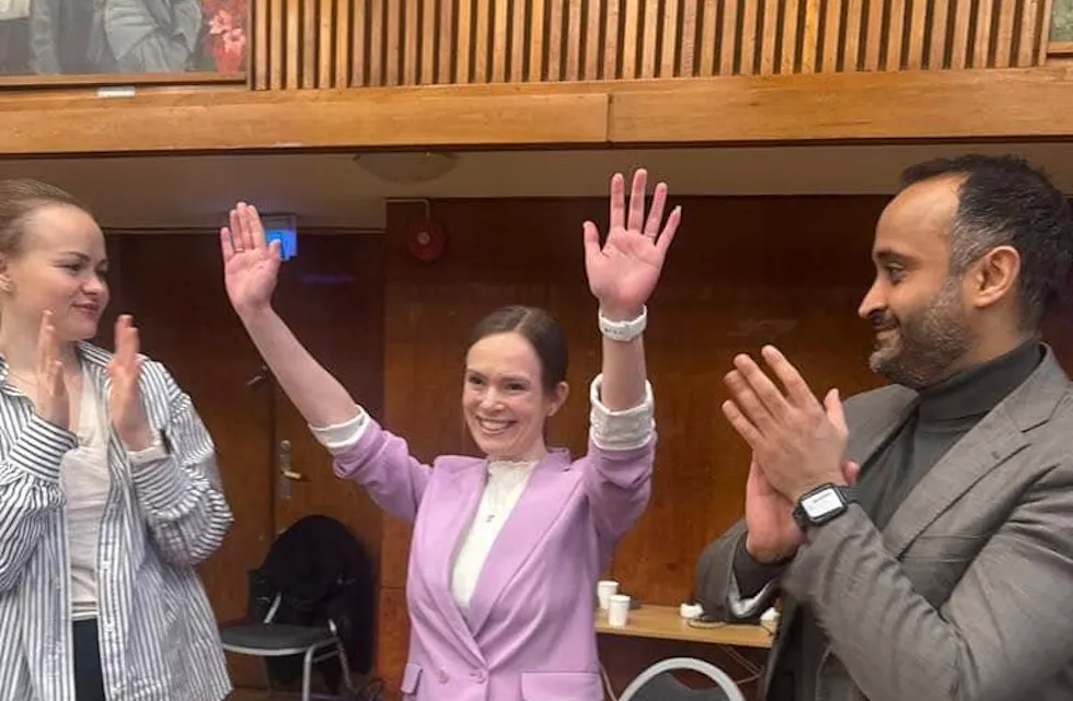 NY NESTLEDER: Mari Morken fra Ellingsrud ble i helgen valgt til ny nestleder i Oslo Arbeiderparti. Til høyre står Abdullah Alsabeehg, som også ble valgt til nestleder.