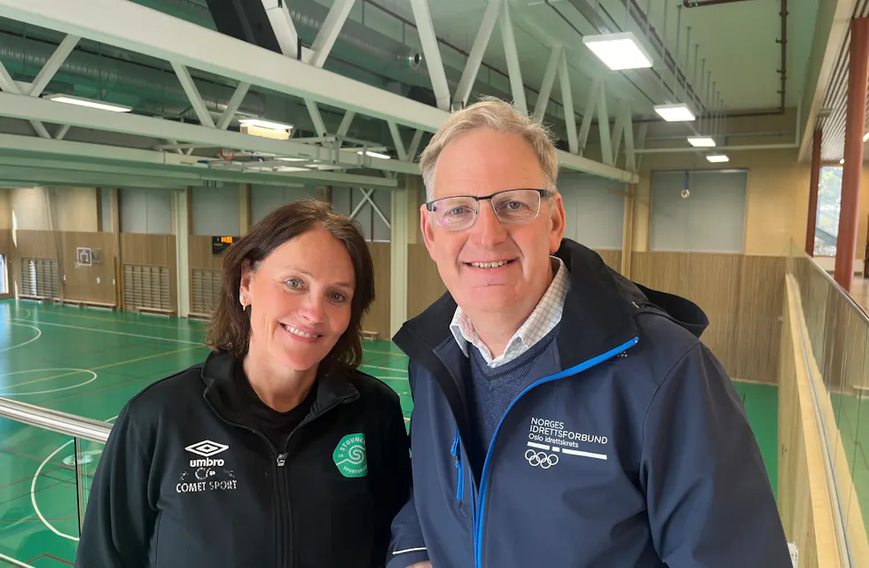 Mariann Staxrud Utstumo og Magne Brekke, generalsekretær i Oslo idrettskrets.