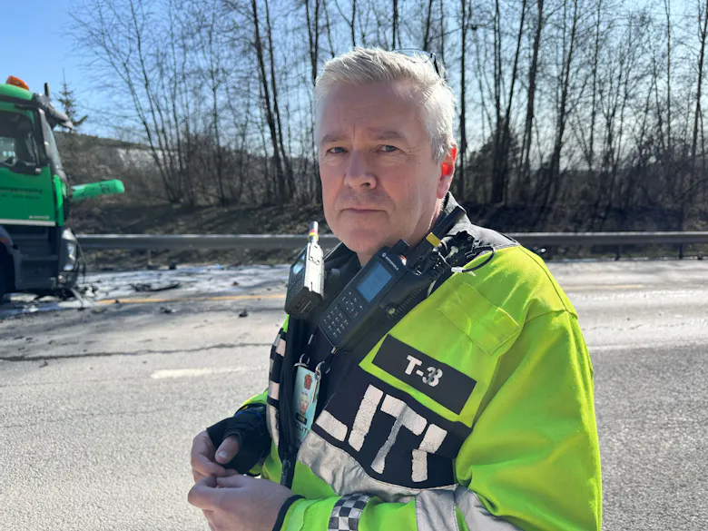 ALVORLIG: Innsatsleder John Fiksdalstrand bekrefter at det er snakk om en svært alvorlig hendelse.