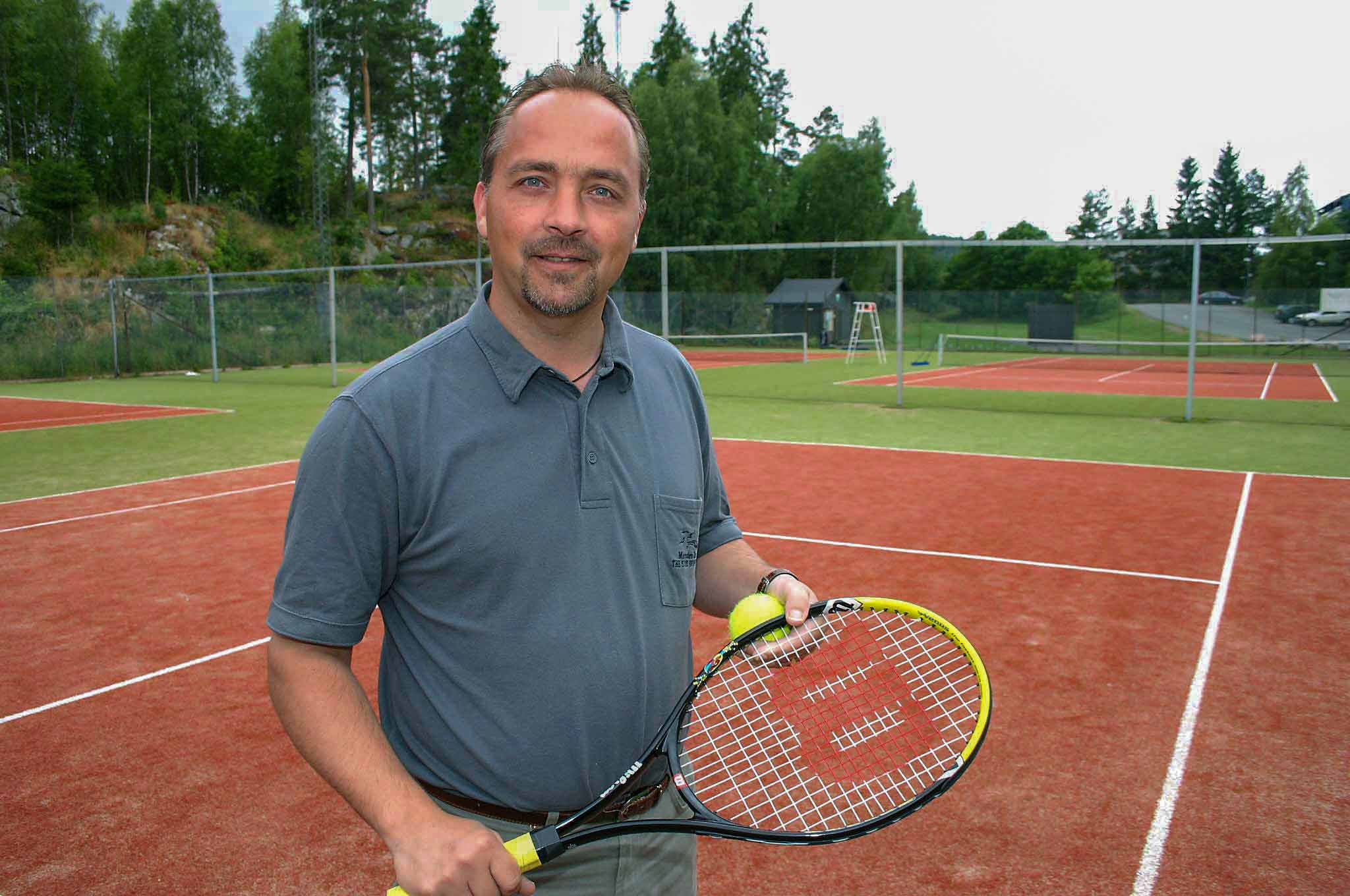 Som leder i Vestli IL slo Petter Andersen et slag for tennisen i klubben – i lokalavisen.