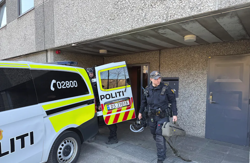 AKSJONERTE: Politiet slo til mot en leilighet der den siktede mannen ble pågrepet.