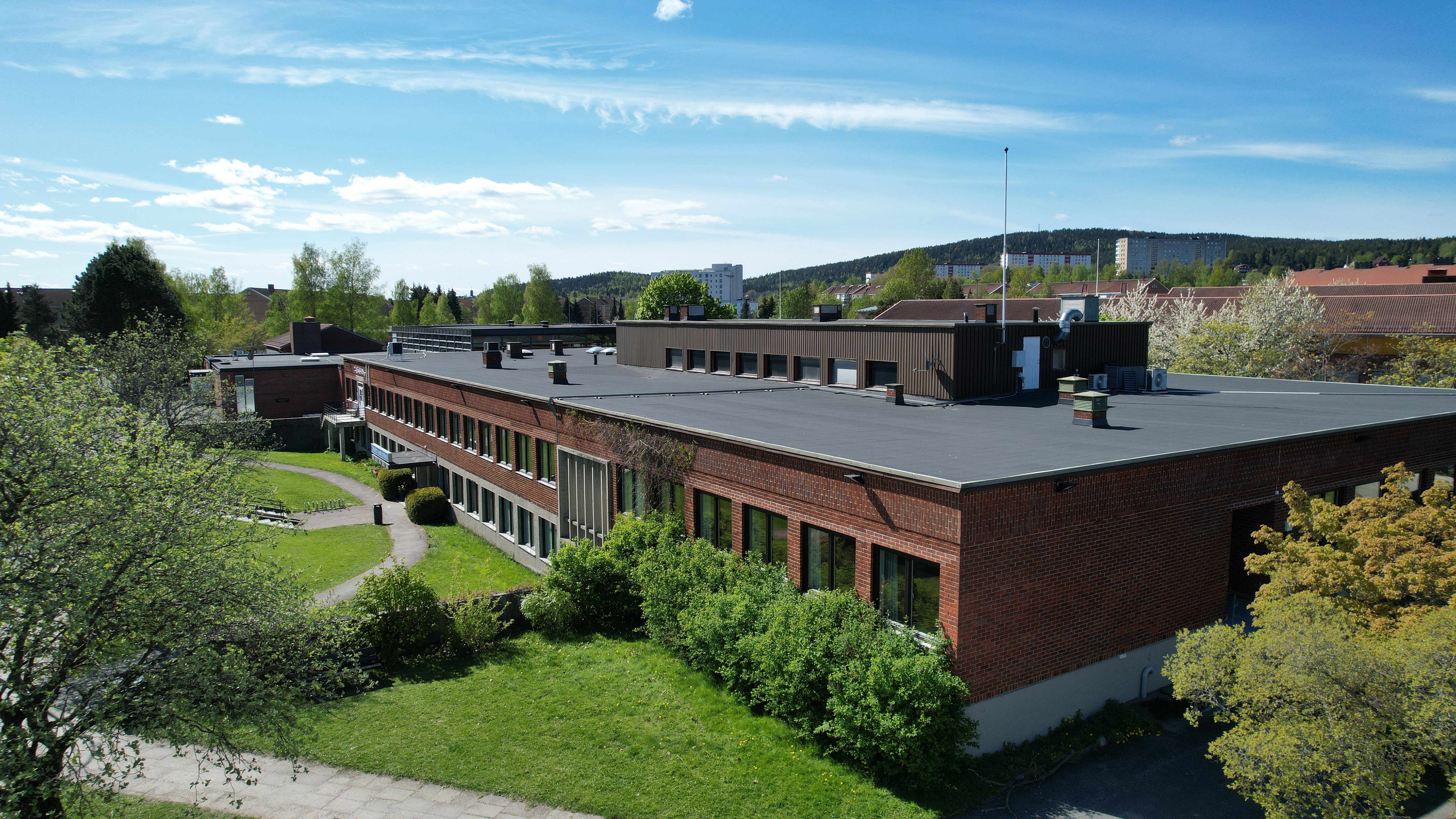 Grorud samfunnshus fra fugleperspektivet.