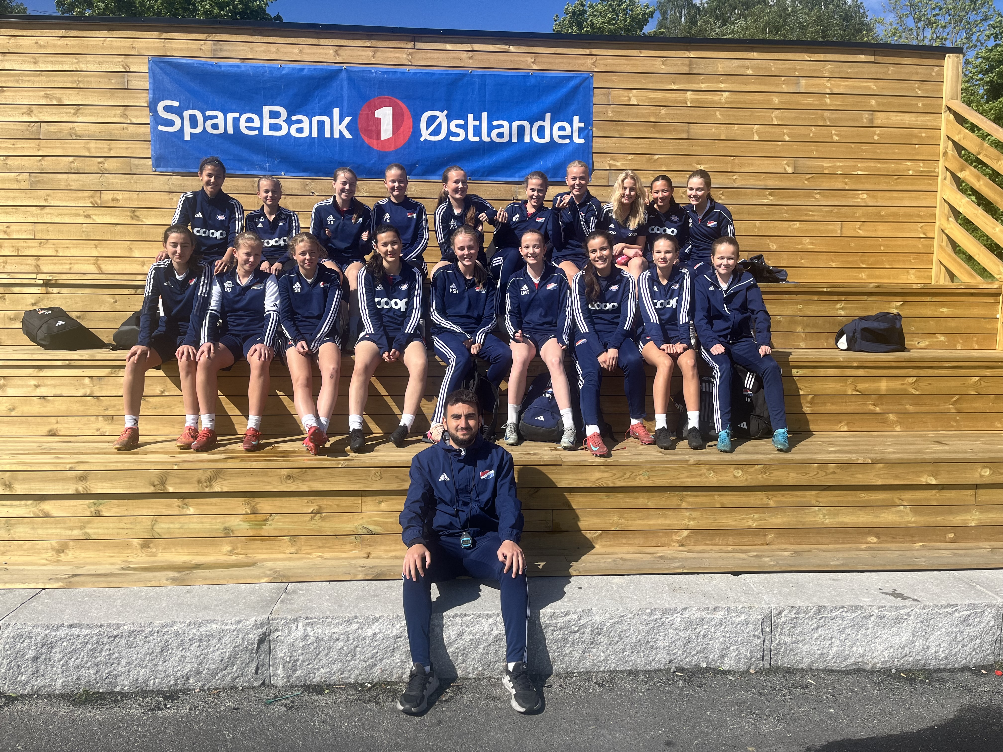 KLARE FOR MALMÖ: J2010-laget til Vålerenga & Hasle-Løren reiser i juni til Sverige for å delta i Malmö Trophy – som eneste norske lag blant noen av Europas beste akademier.