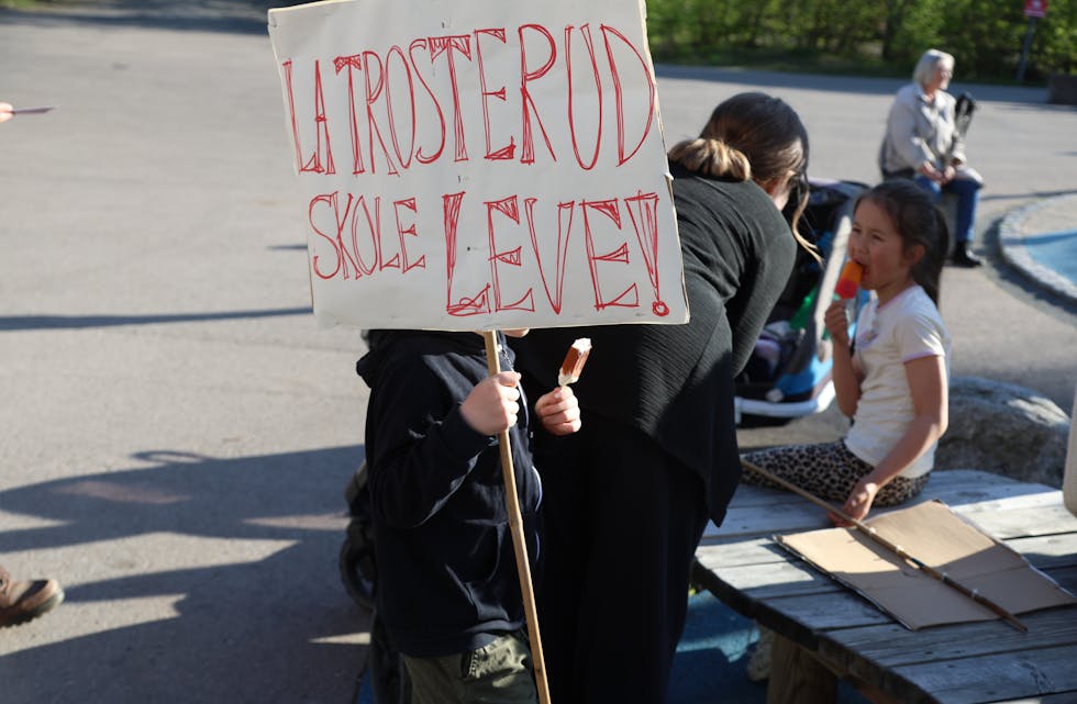 Trosterud skole - Møte og protester mot nedleggelse (25)