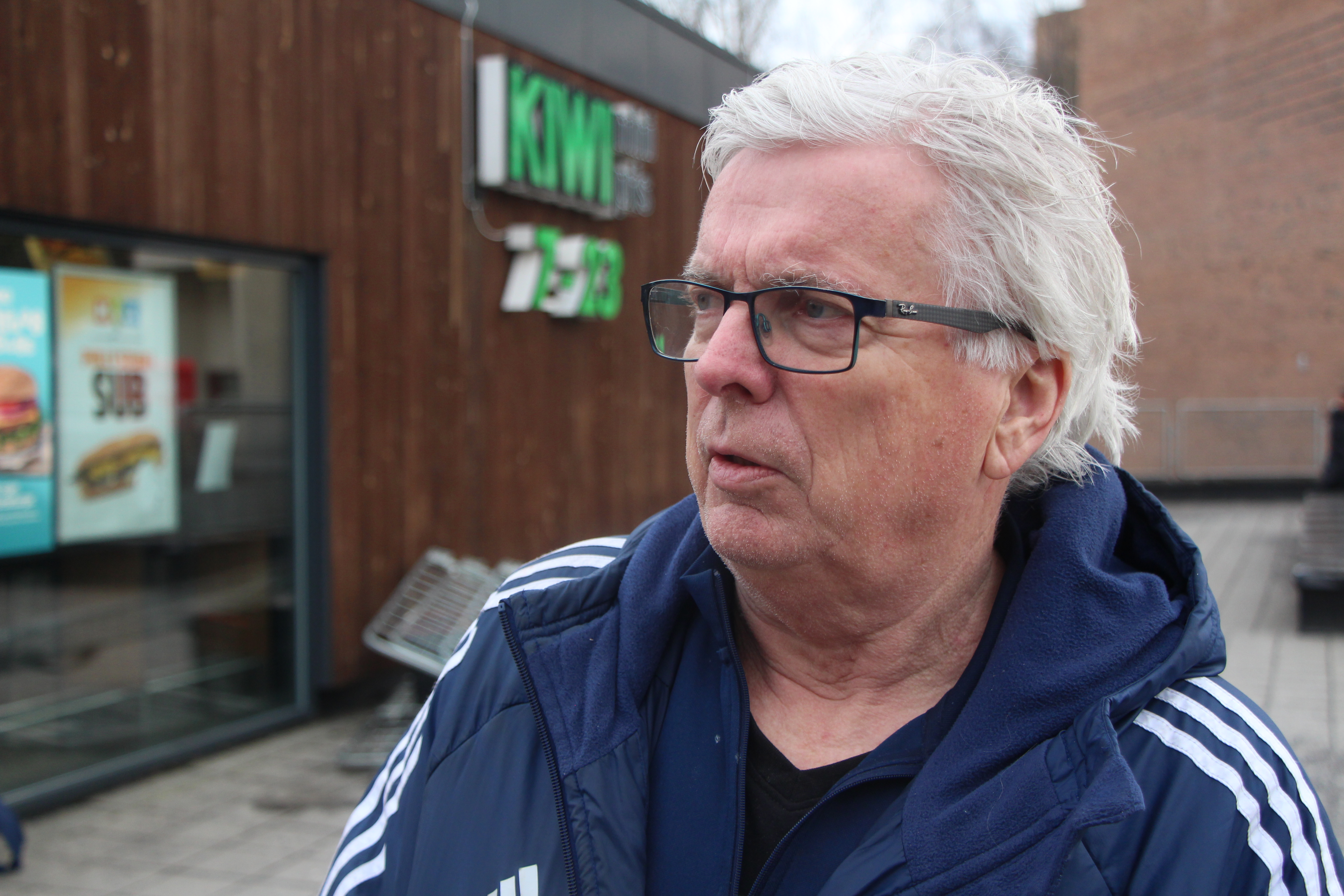 BEKYMRET: Dag Endal løfter fram det gode arbeidet som har blitt gjort på Haugerud og Trosterud de siste ti årene, som man risikerer å miste om Trosterud skole legges ned.