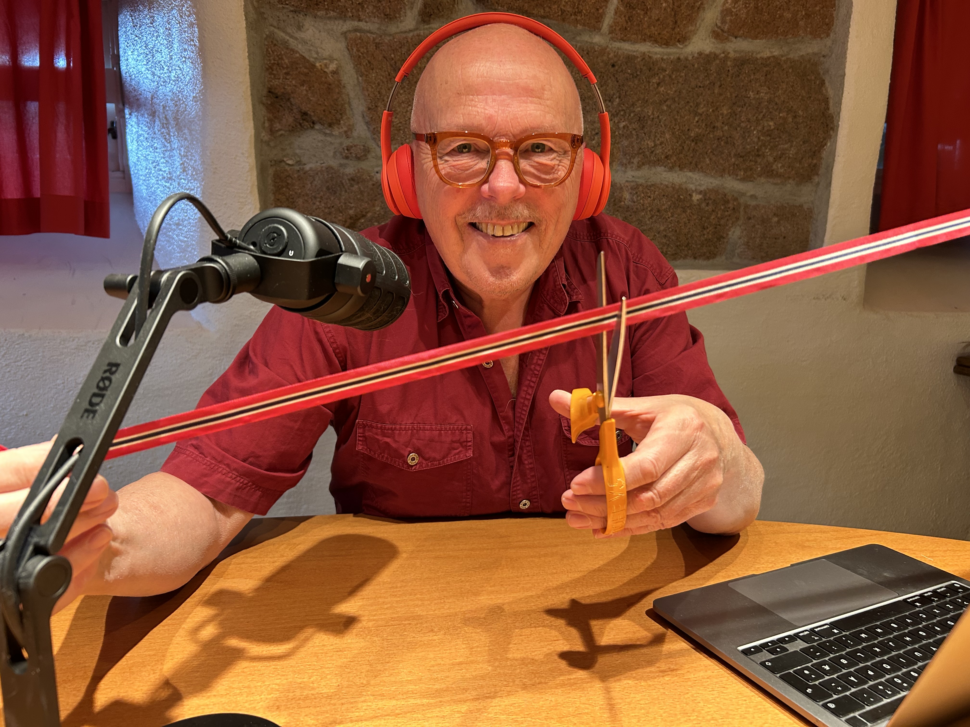 NY MÅTE Å «PIHLSE» PÅ: Nå kan man også lytte til den faste spalten Onsdagspihlsen, skrevet av Roger Pihl.