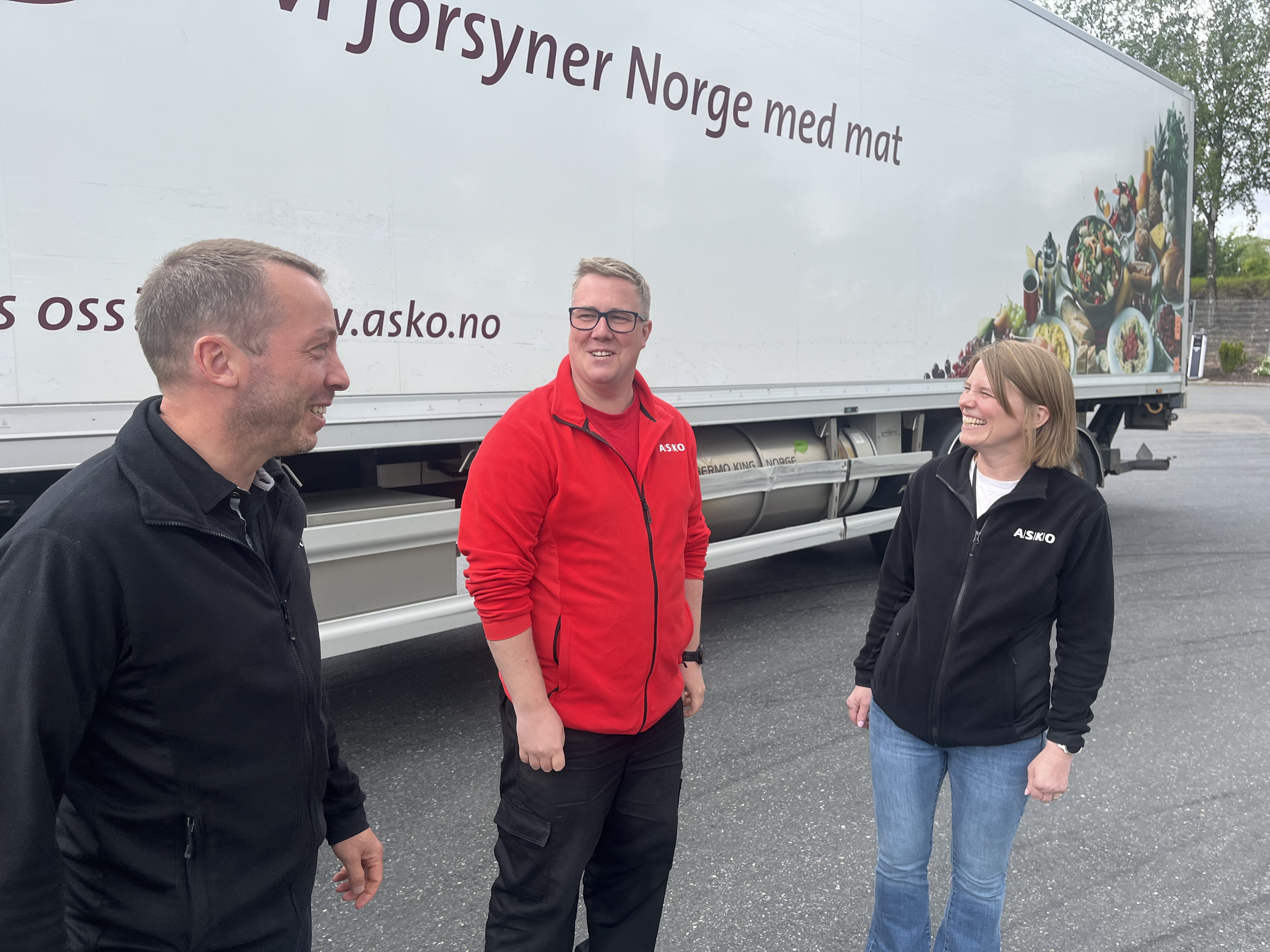 FRA LINDEBERG: Christoffer Aaser (i midten) er fra Lindeberg og er stolt over muligheten til å gi noe tilbake til nærmiljøet sitt.