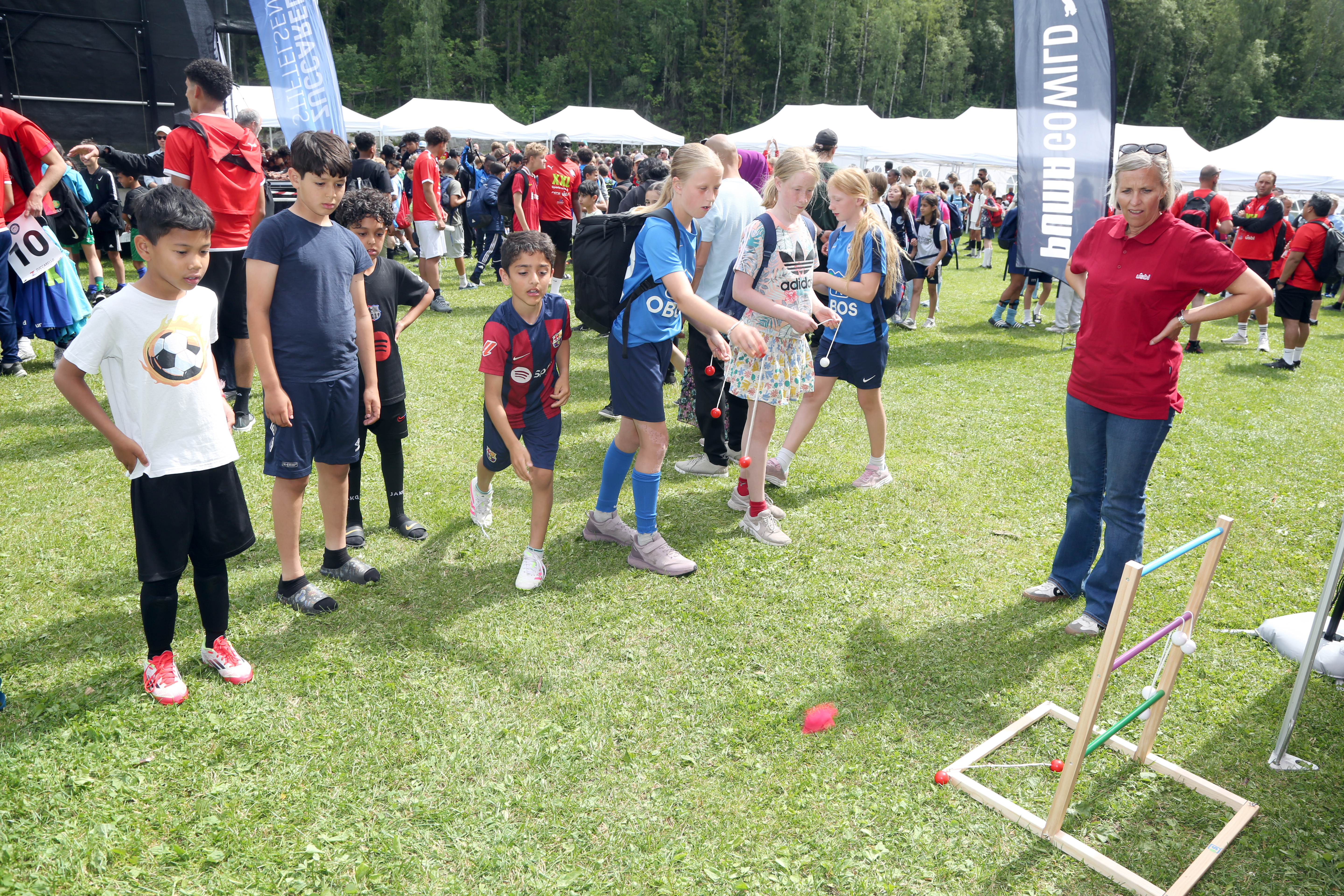 ANNEN LEK: Det er flere aktiviteter å ta seg til når man ikke spiller fotball.