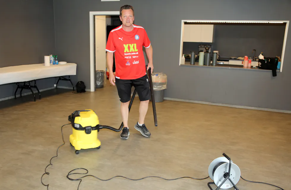 GJØR ALT: Øverste guru i Stovner SK Fotball - bedre kjent som El Presidente - Espen Myrbakken. Men selv karer med høythengende titler jobber på gulvnivå i den klubben.