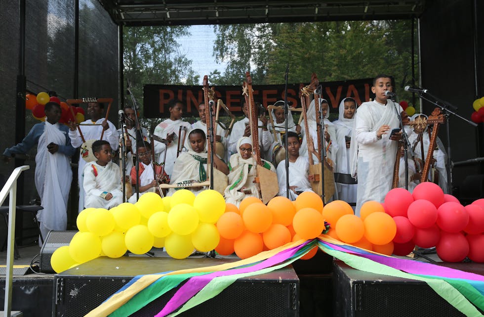UVANTE INSTRUMENTER: Den etiopisk-ortodokse kirken i Oslo fremført sang og musikk på instrumentene kirar og begena.