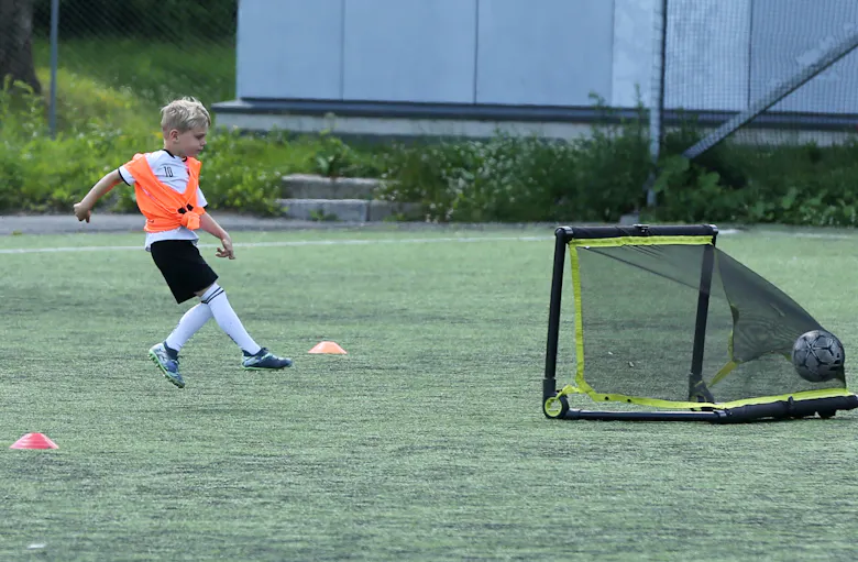 SOMMERCAMP PÅ ÅRVOLLBANEN
