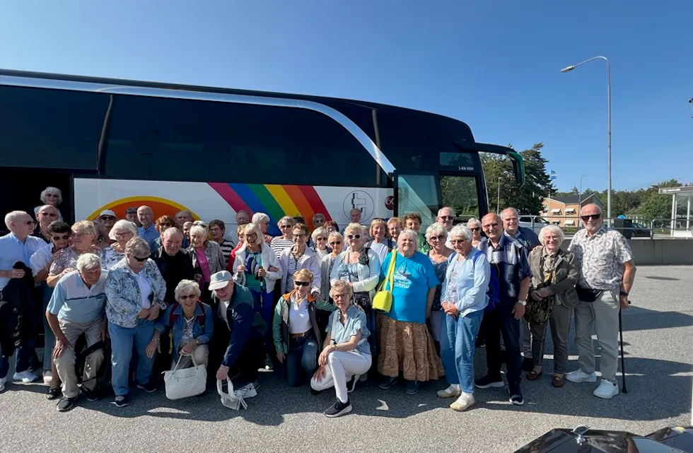 FORNØYD TURFØLGE: Turen ble utsolgt og vel så det da Grorud og omegn pensjonistforening reiste til Fjällbacka.