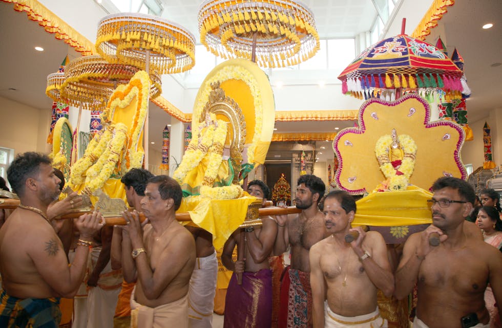 RELIGIØS FESTIVAL I MURUGAN TEMPEL PÅ ROMMEN