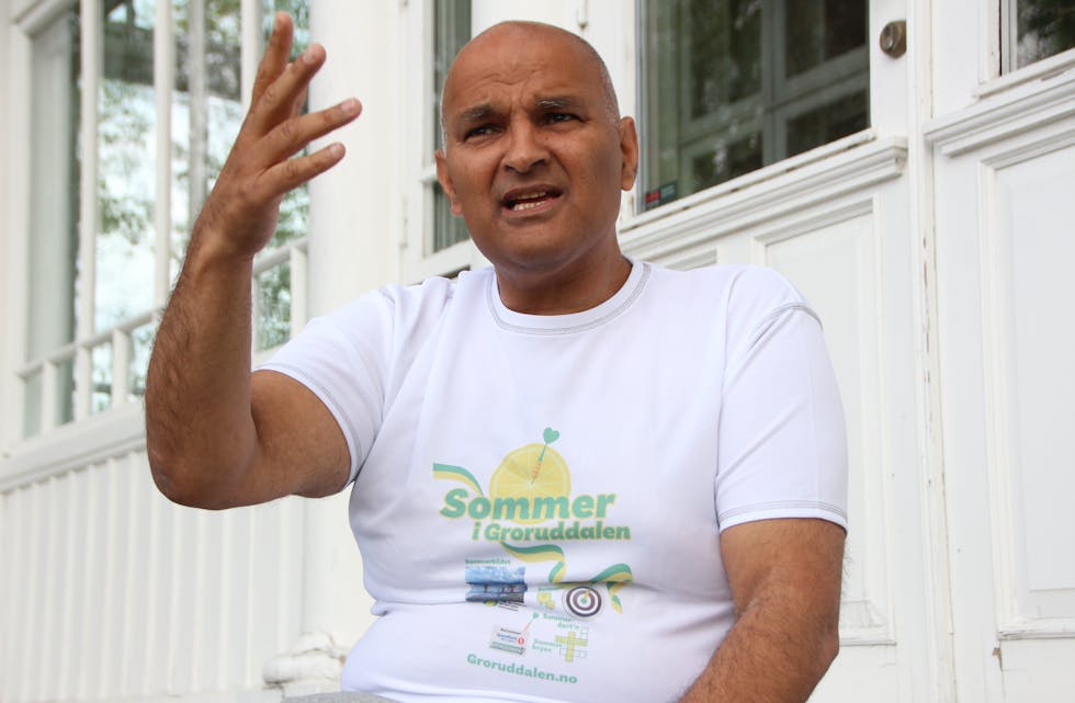 TROR DET BLIR UTFORDRENDE: Rashid Nawaz advarer om at det blir vanskeligere økonomiske tider i bydelene framover, og blir enda mer bekymret for Stovner når bydelsreformen skal innføres.