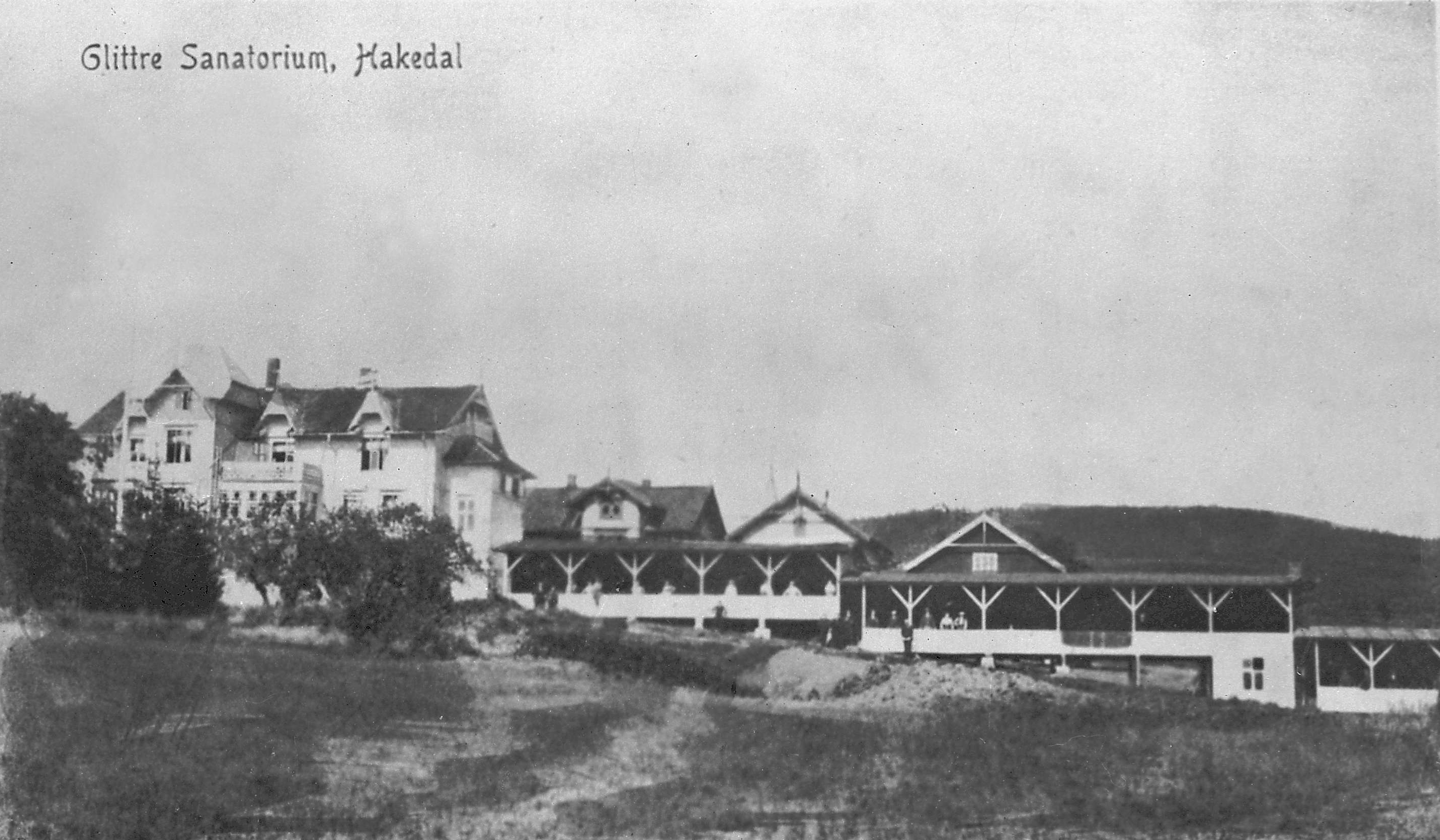FØRSTE BYGG: Helt i begynnelsen var Glittre Sanatorium i Hakadal privateid. Foto: Wikipedia