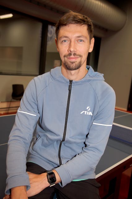 SOLID ERFARING: Arturs Reinholds er fem ganger latvisk mester i bordtennis og har vært ranket blant de femti beste spillerne i verden. Nå skal han øse av sin kunnskap og gjøre sporten stor i HSIL.