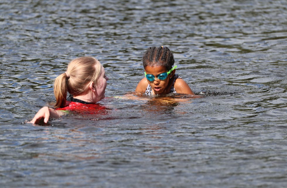 Svømme- og Aktivitetsdag - barna (16)