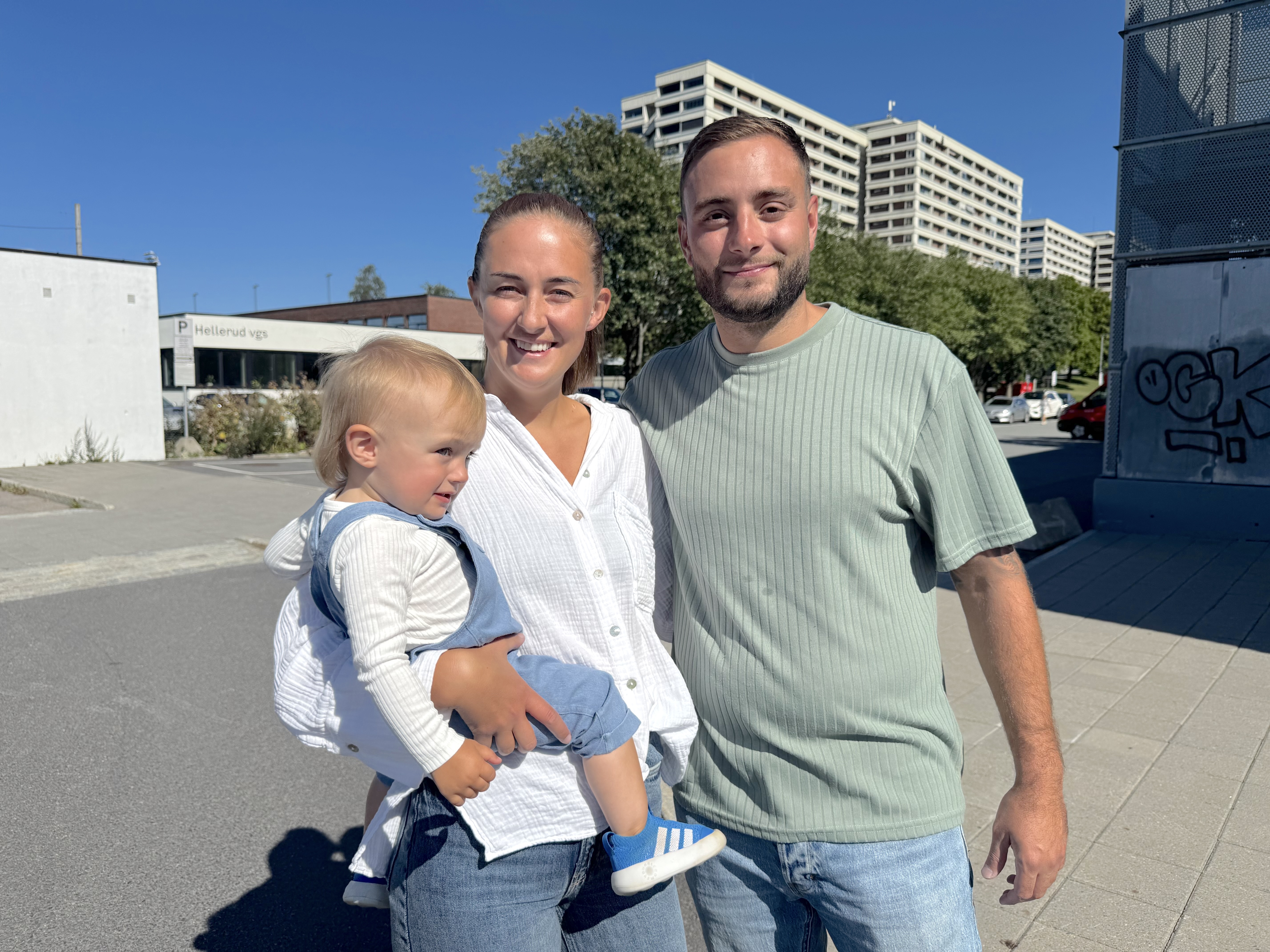 TVEITA: Emilie og Irvin vet selv hva som fungerer best i foreldrepermisjon. Her med Lea.