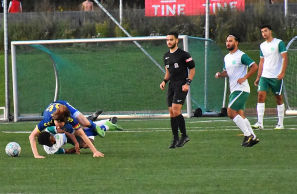 FIKK JULING: Stovner ble for små i duellen mot Oppsal 2. Dette er fra Bøler-kampen tidligere i sommer.