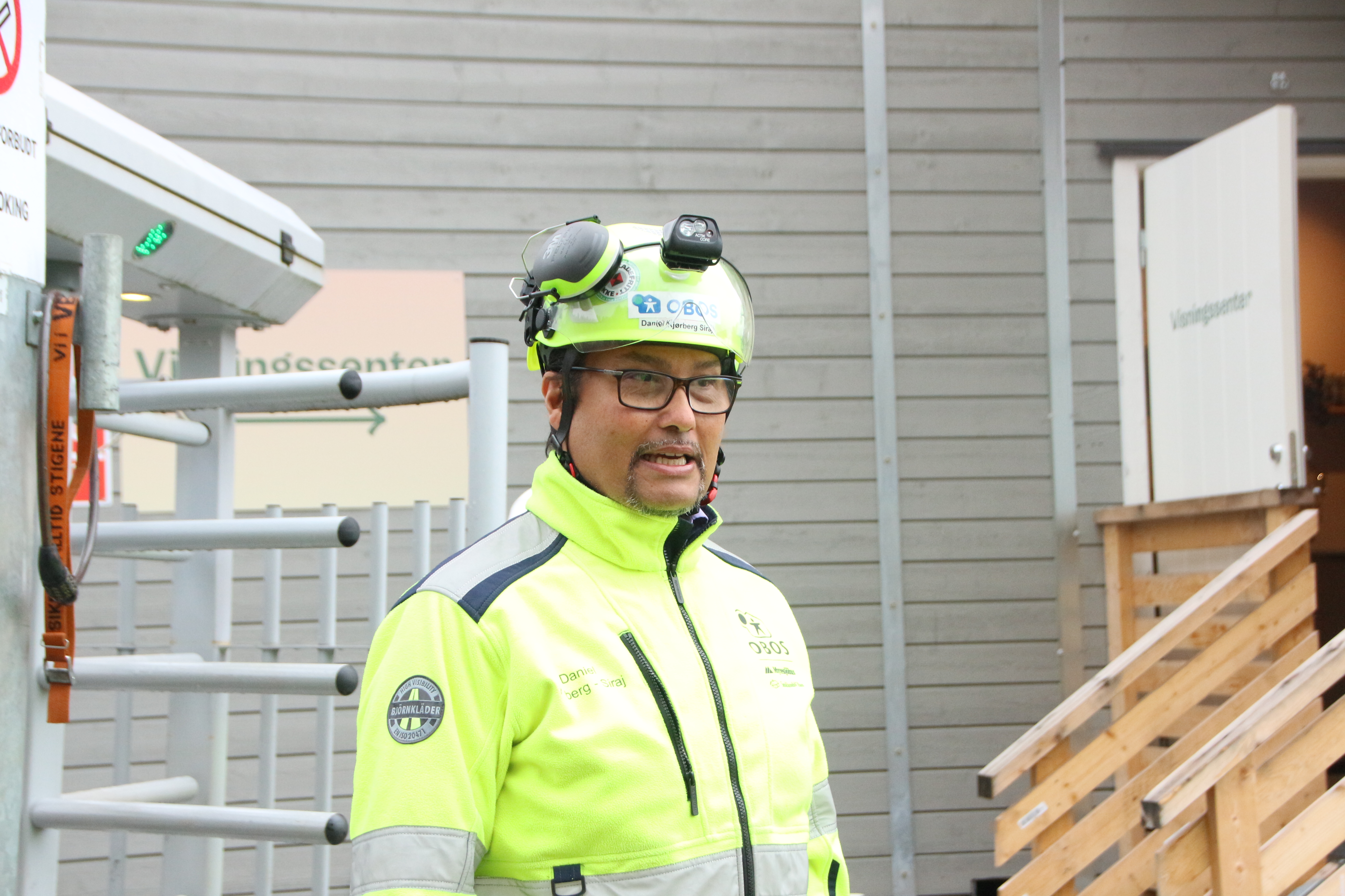 Konsernsjef Daniel Kjørberg Siraj varsler at han går av som toppsjef i OBOS etter snart ti år. Her møter han lokalavisen på Rødtvet der prestisjeprosjektet O-en bygges.