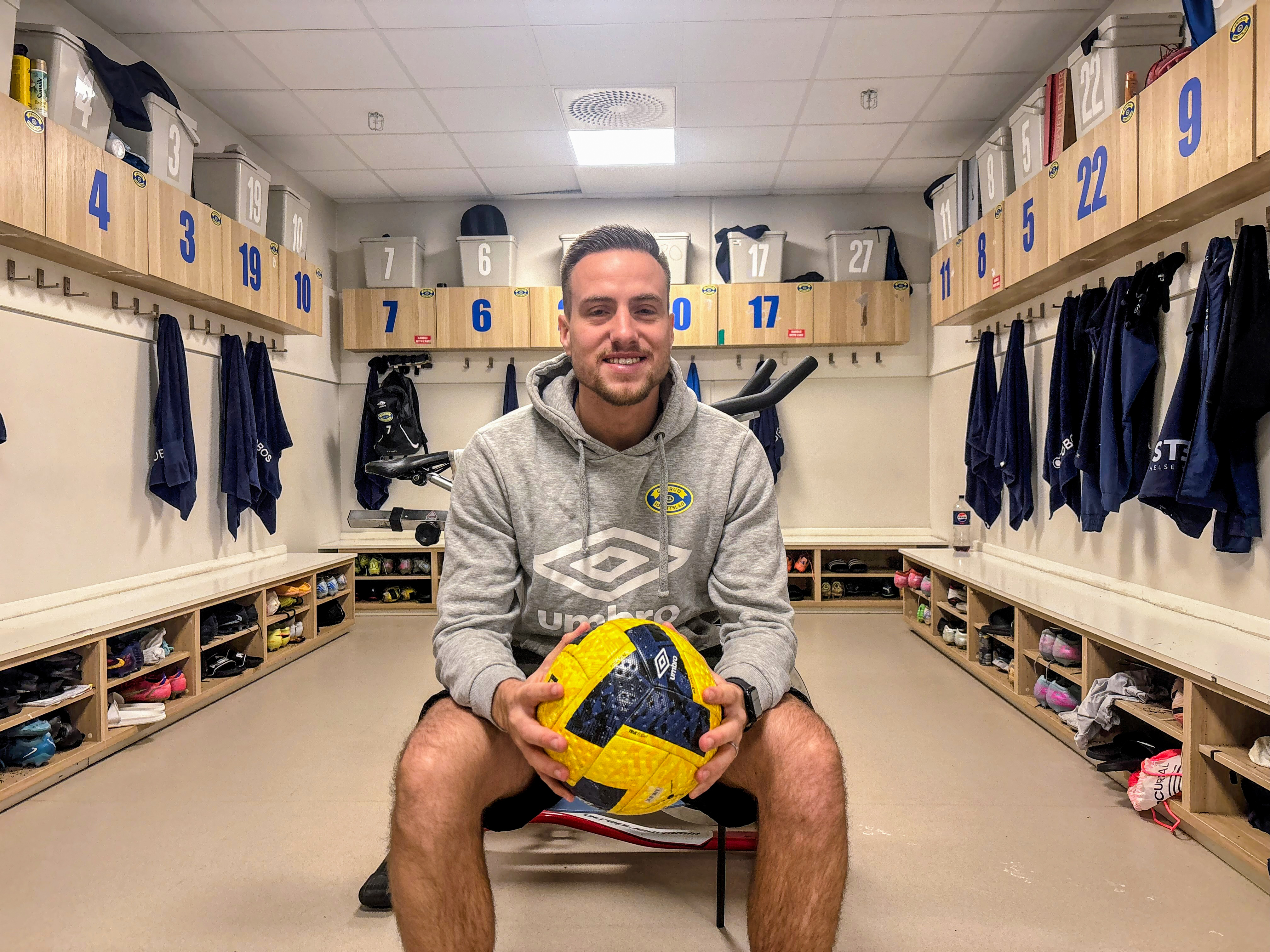 SKUMLE PLANER: – Jeg prøver å skape litt frykt, sier Grorud-trener Andreas Alrek. Nå handler alt om å holde spillerne skjerpet før kvalik-kampene mot Brattvåg.