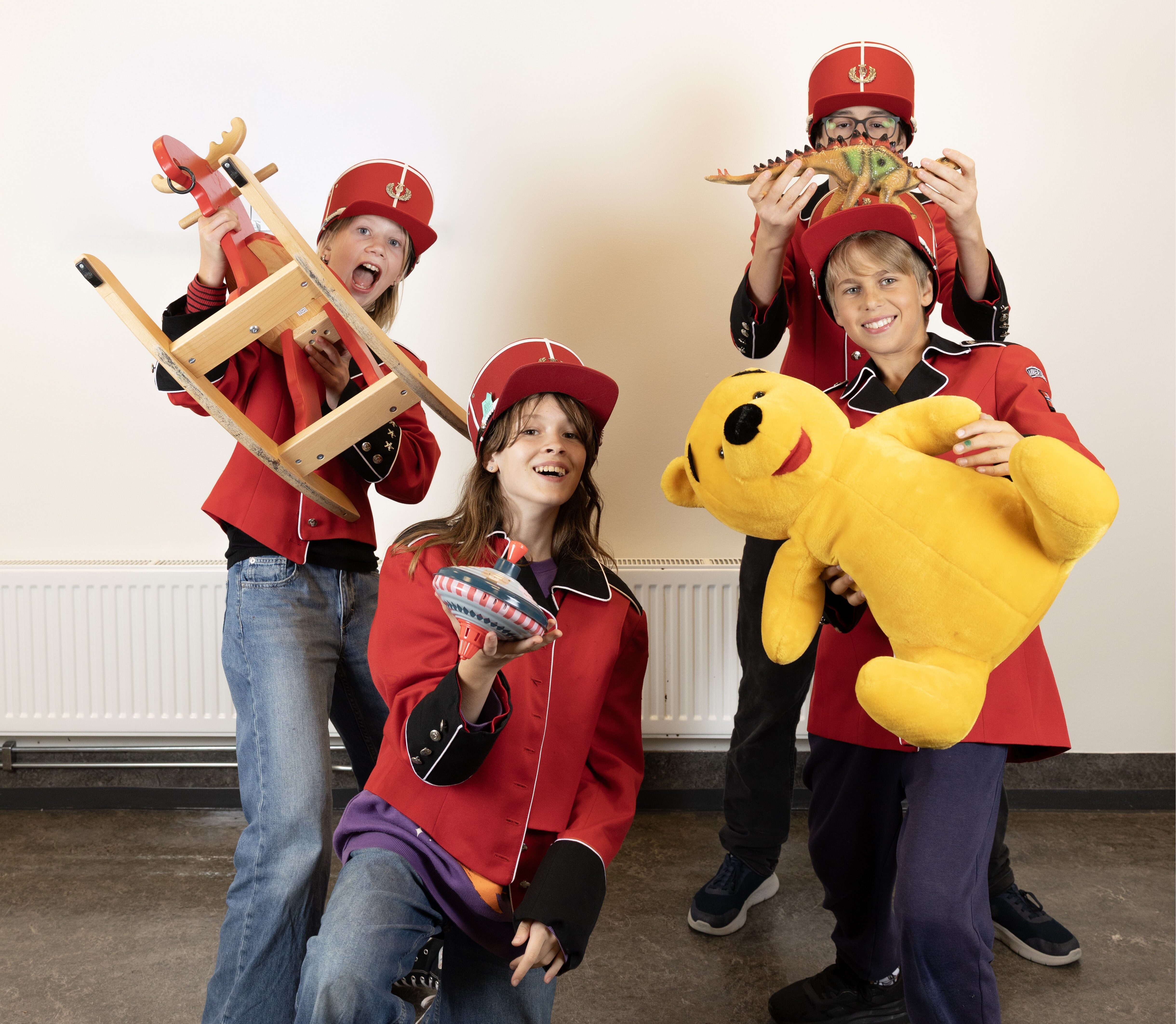 KLARE FOR FULLSKALA LOPPIS: De siste årene har Ammerud skoles musikkorps hatt bokmarked, men i år føler de seg klare for å hoppe ut i loppene igjen. (Foto: Foto Stian Nybru)